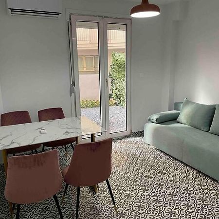 Family Apartment With Private Yard Next To Agios Dimitrios Church Saloniki Zewnętrze zdjęcie