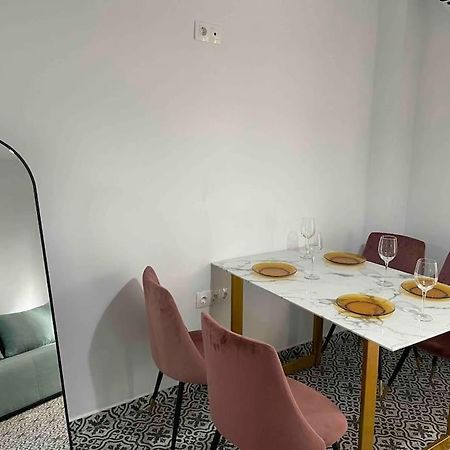 Family Apartment With Private Yard Next To Agios Dimitrios Church Saloniki Zewnętrze zdjęcie