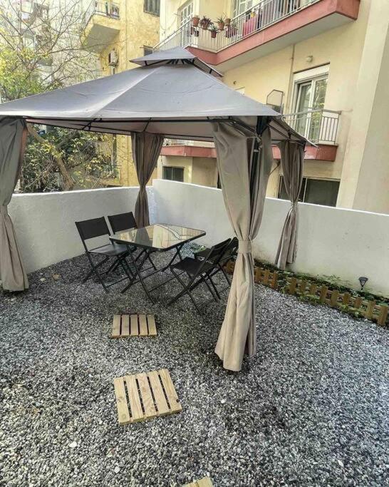 Family Apartment With Private Yard Next To Agios Dimitrios Church Saloniki Zewnętrze zdjęcie