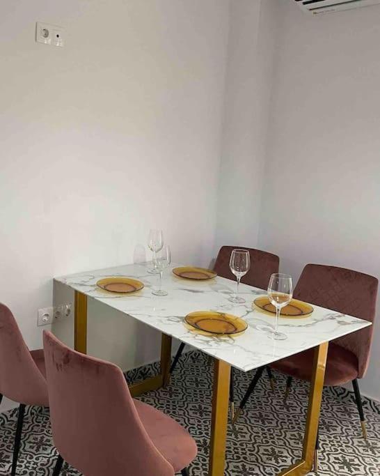 Family Apartment With Private Yard Next To Agios Dimitrios Church Saloniki Zewnętrze zdjęcie